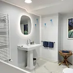 Domaine Des Encourdoules Guest house