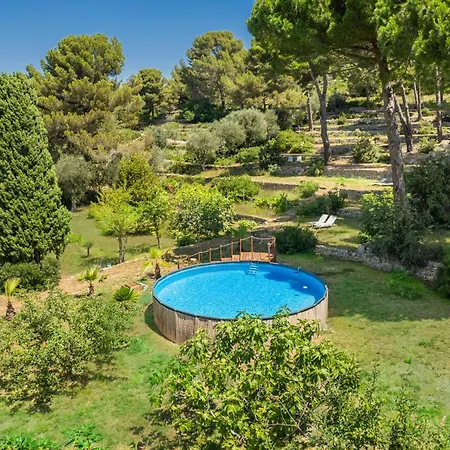 Domaine Des Encourdoules 4*