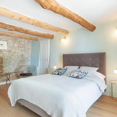 Domaine Des Encourdoules Guest house *