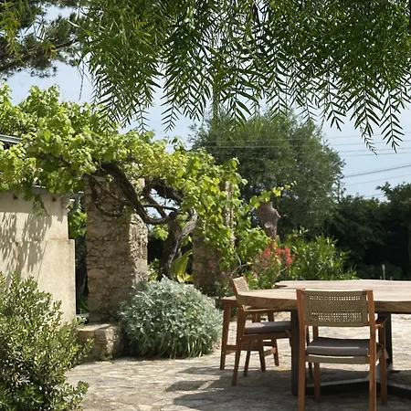Domaine Des Encourdoules 4*