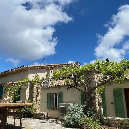 ゲストハウス Domaine Des Encourdoules 3*