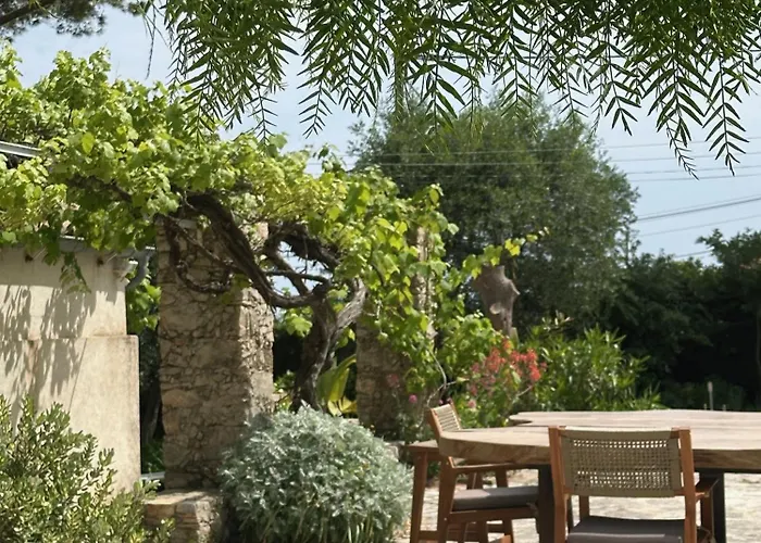 Domaine Des Encourdoules 3*