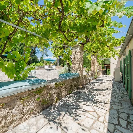 Domaine Des Encourdoules 3*