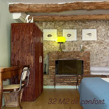 게스트하우스 Domaine Des Encourdoules