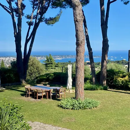 게스트하우스 Domaine Des Encourdoules